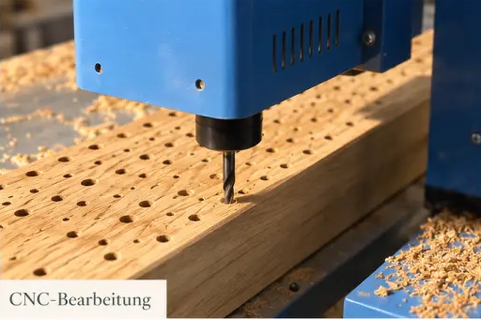 CNC-Bearbeitung von Eichenholz für Nisthilfen der SH Gartenservice GbR